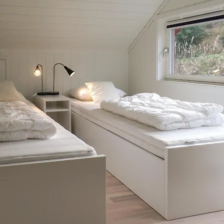 Apartment Stunning In Lindesnes With Kitchen Gare