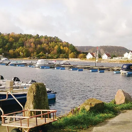 Stunning In Lindesnes With Kitchen Gare