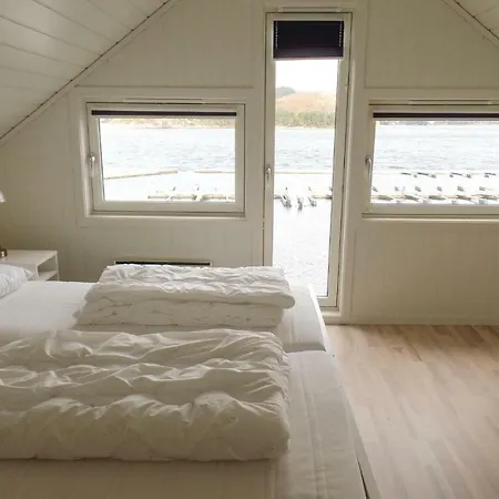 Stunning In Lindesnes With Kitchen