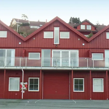 Stunning In Lindesnes With Kitchen