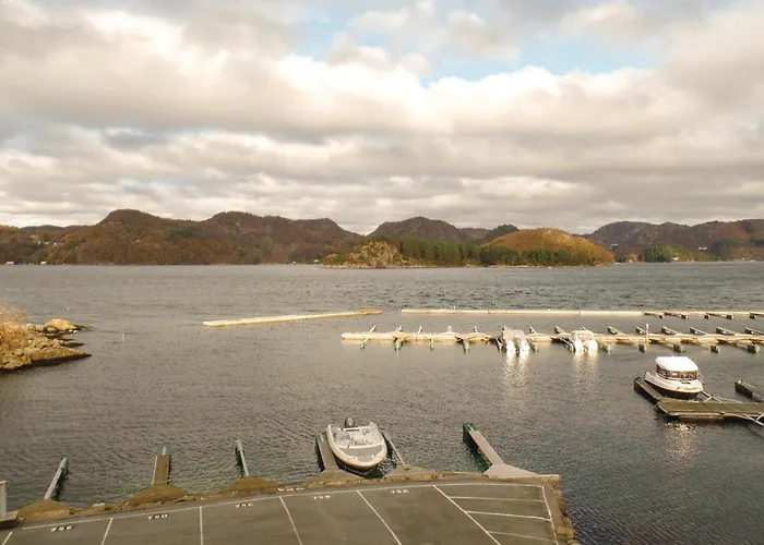 Amazing In Lindesnes Apartamento *